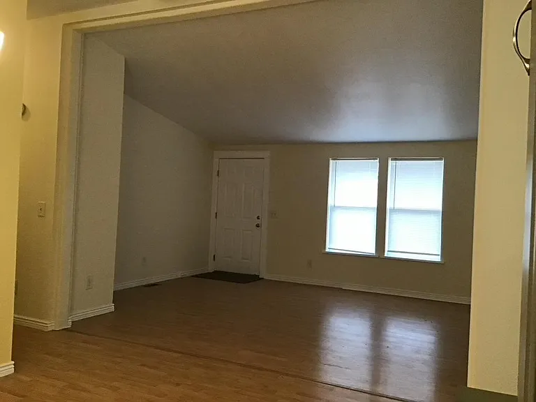 409 S Foote Ave — Photo 3