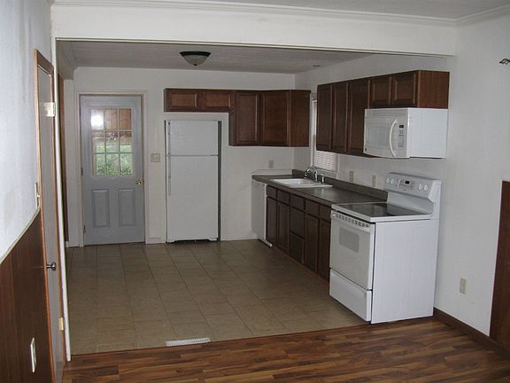 2nd image of 428 8th Ave