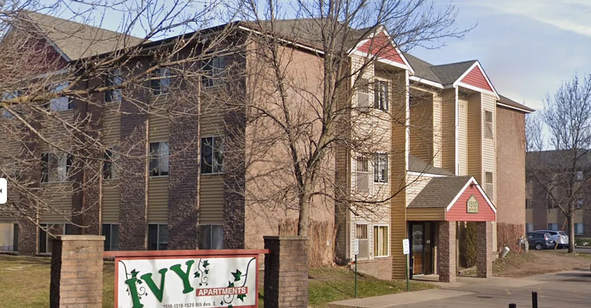 Ivy Apartments — Photo 1
