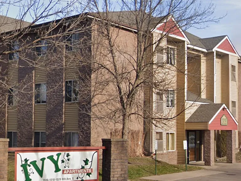 Ivy Apartments — Photo 1