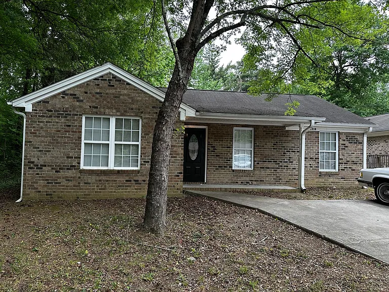 2318 Purdy Ave — Photo 1