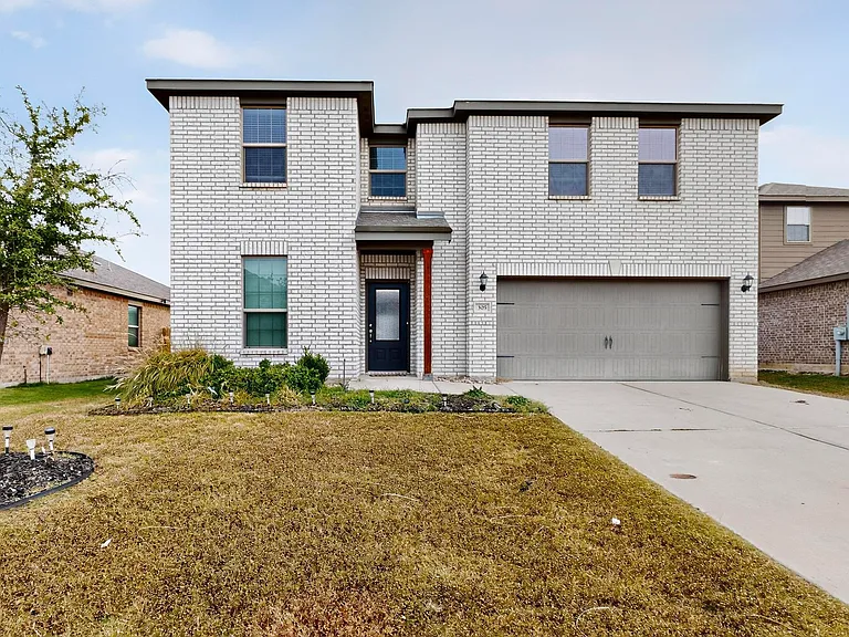 305 Honeysuckle Ln — Photo 2