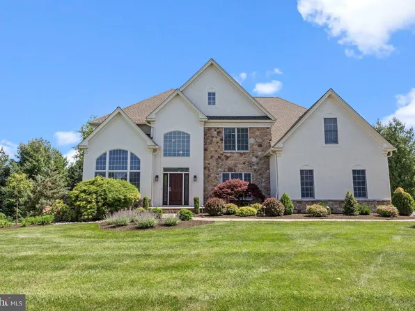 9 Blayze Ct, Newtown, PA 18940