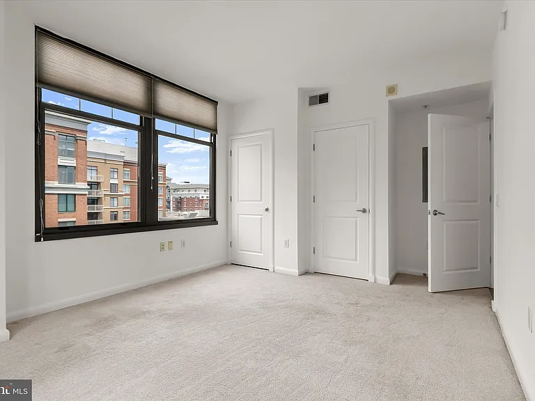 1021 Garfield St #905 — Photo 31