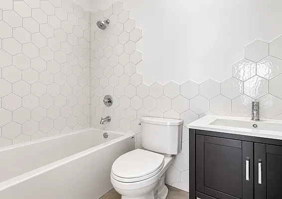 Bathroom, photo 1