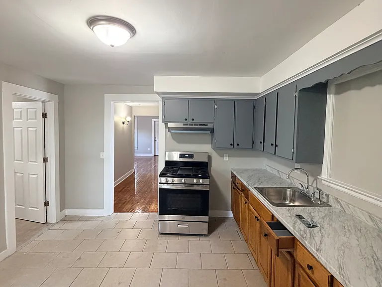 1086 Whalley Ave #1-0 — Photo 5