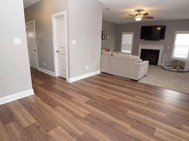 112 S Sea St — Photo 15