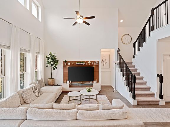 4th image of 1319 Simpson Valley Ln