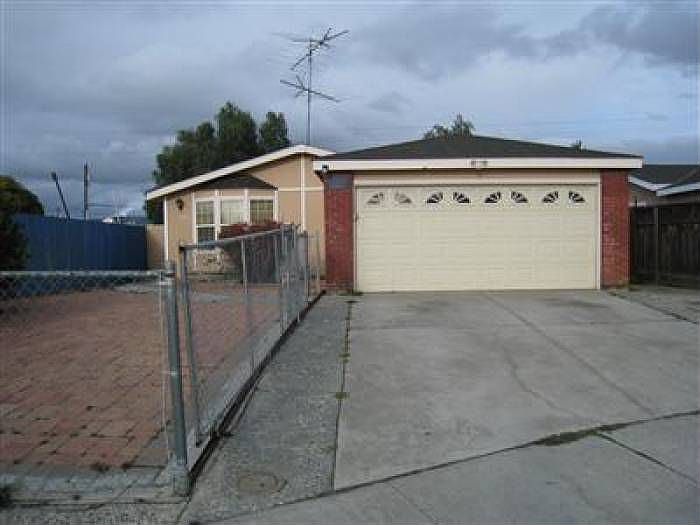 1st image of 1091 Walnut Woods Ct