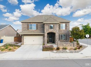 9324 Red Pine Dr, Shafter, CA