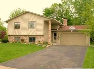 6933 Polaris Ln N, Maple Grove, MN 55311
