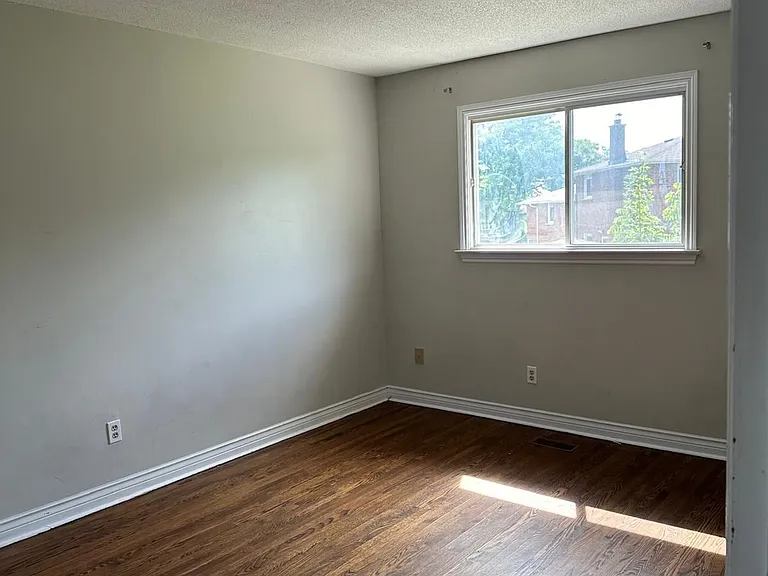 134 Jade Cres #MAIN — Photo 12