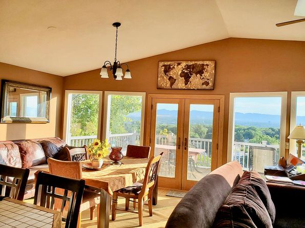 422 1/2 Prospectors Point #17