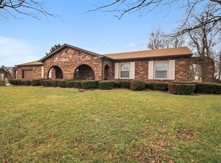 208 S Cableline Rd, Saint Anne, IL 60964