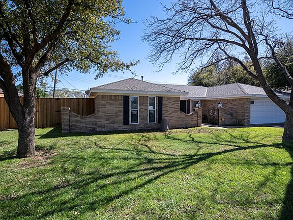 3rd image of 2303 Camarie Ave
