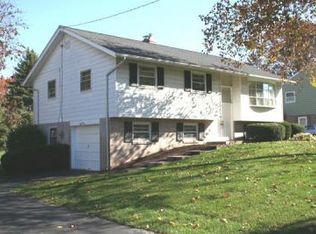 1137 Nissley Rd, Lancaster, PA 17601
