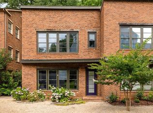 9071 Selborne Ln, Chattahoochee Hills, GA 30268