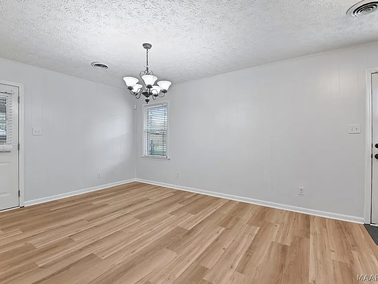 111 Lori St — Photo 16