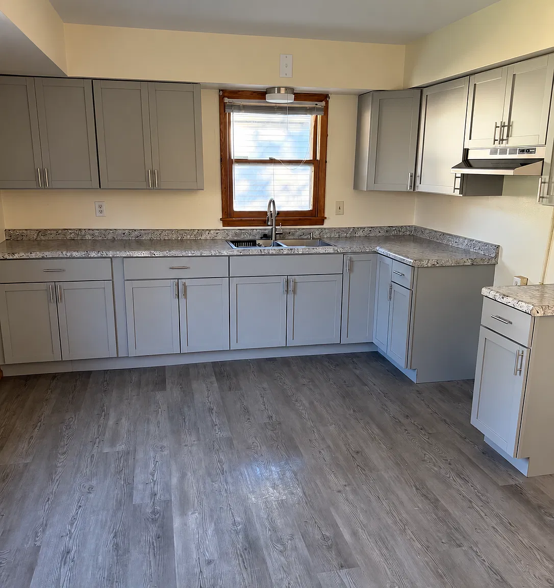 3 bed, 1.5 bath, 1063 sqft, $1,700 — Photo 3