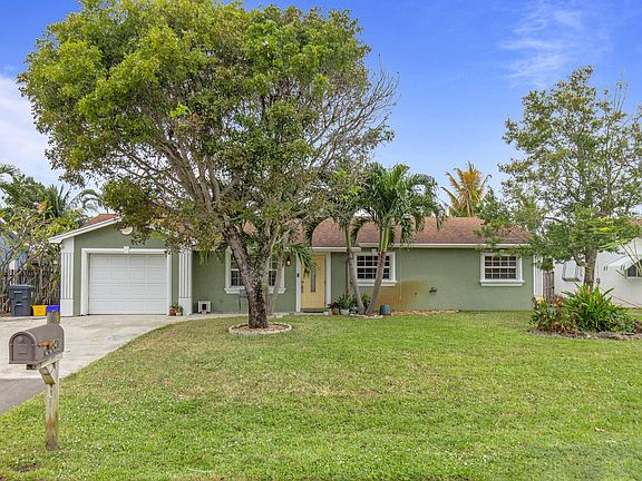 2nd image of 6581 Massachusetts Drive