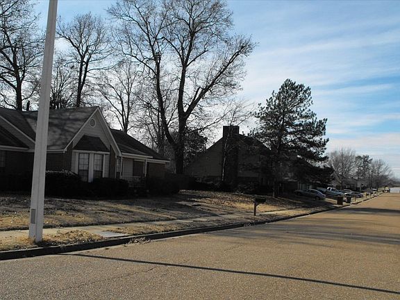 5th image of 7897 Redfearn Ln