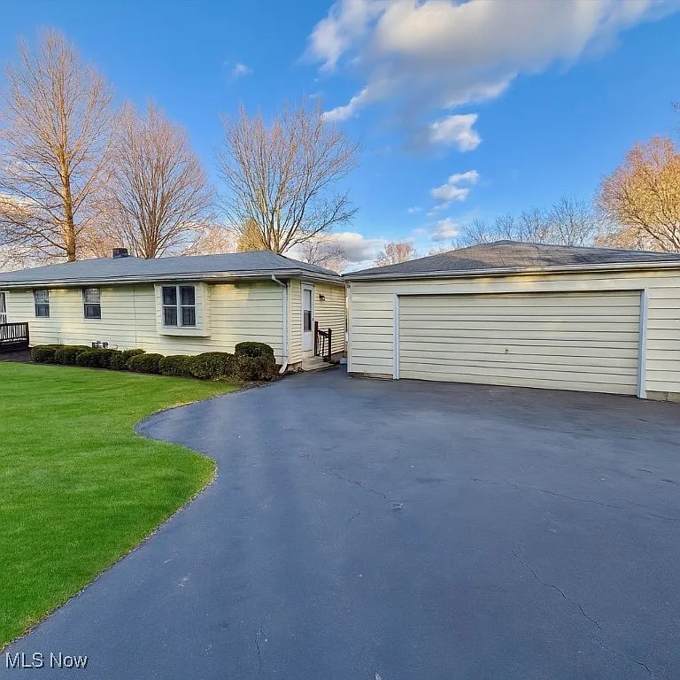 3895 Avalon Ct photo 1