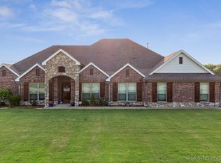 12274 Elkhorn Dr, Oologah, OK 74053