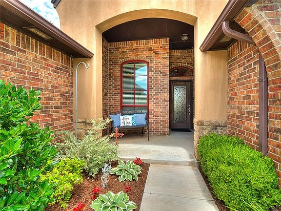 3rd image of 17208 Serrano Dr
