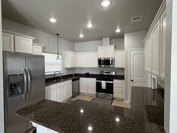 5th image of 17547 Rosemont Dr