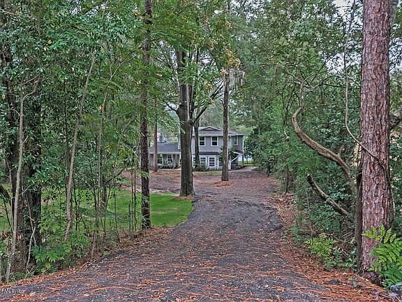 3rd image of 797 Arthur Moore Dr