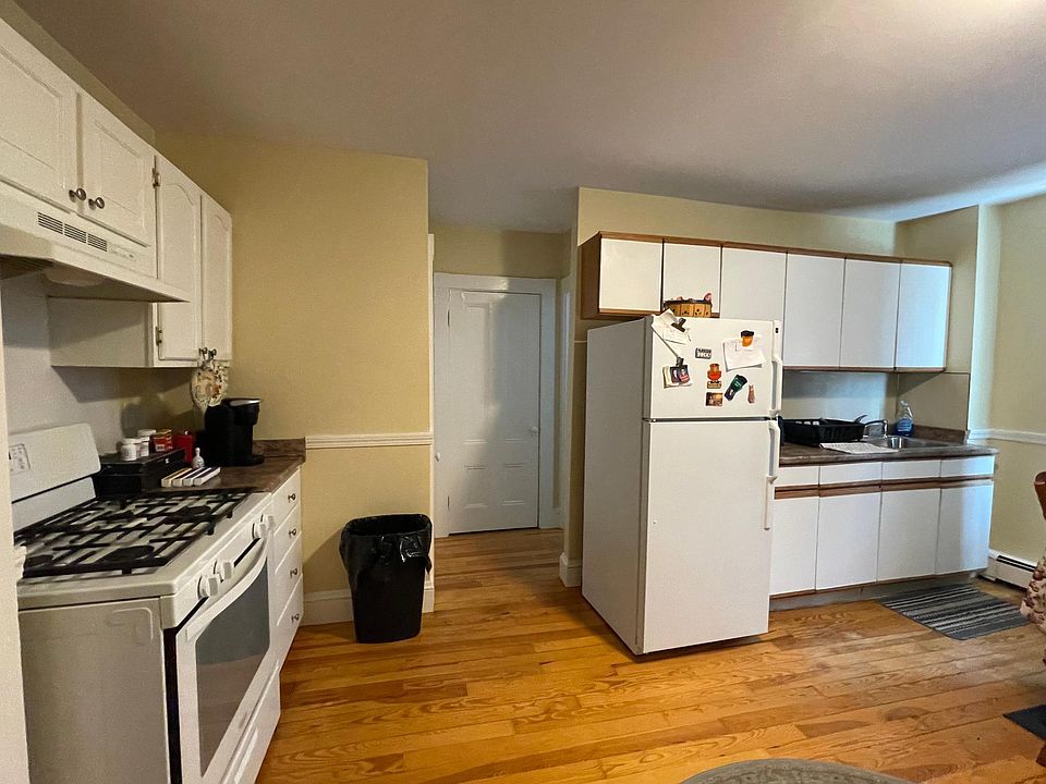 1st image of 15 Lovett St #4