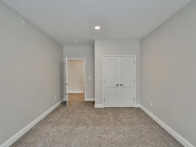The Reserve on Hackett Apartments — Photo 14