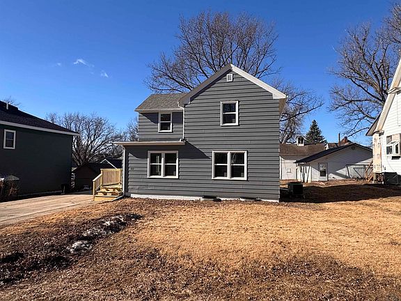 3rd image of 222 Rutland St