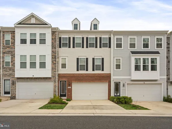 5030 Melissa Pl, Woodbridge, VA 22192