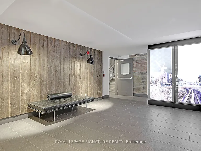 955 Queen St W #Penthouse 08 — Photo 38