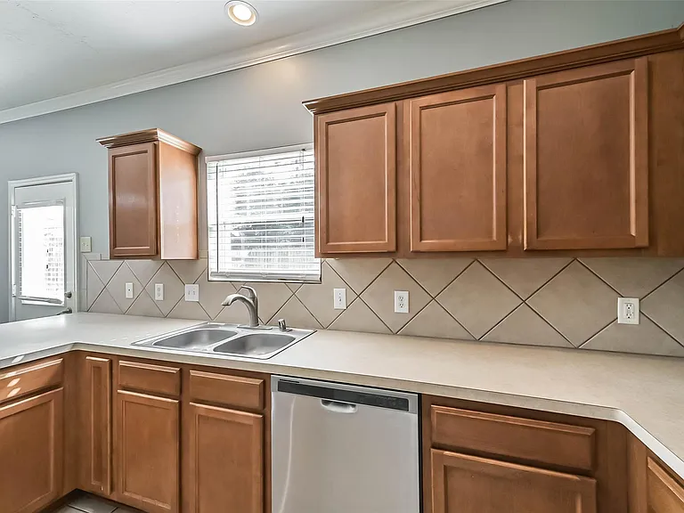8726 Old Maple Ln — Photo 13