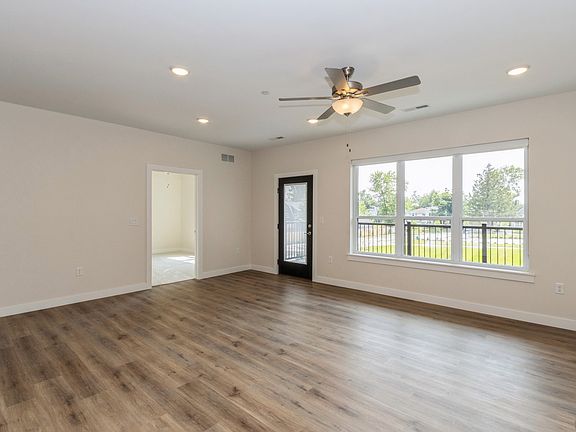5th image of 1953 1st Ave NE #202