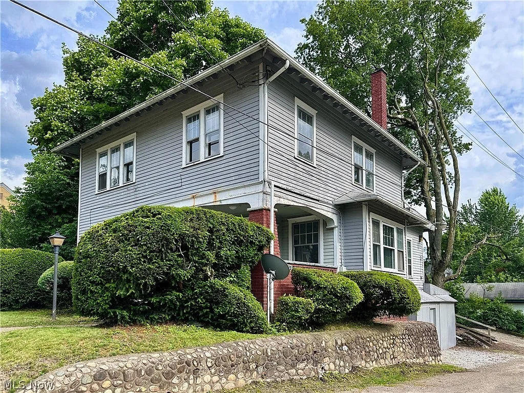 3 bed, 2057 sqft, $1,750 — Photo 2
