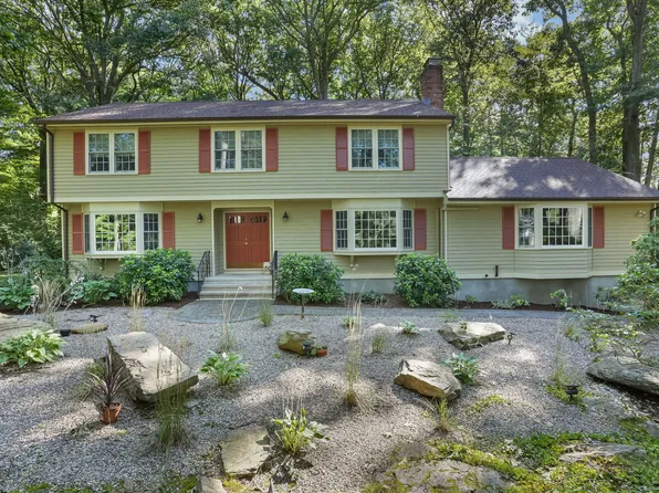 37 Old Hollow Road, Trumbull, CT 06611
