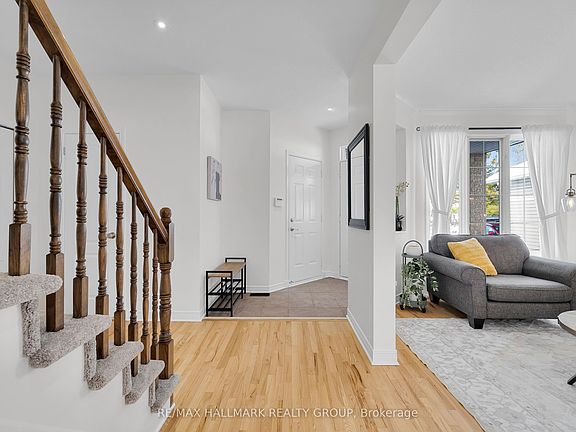 4th image of 7 Rodeo Dr