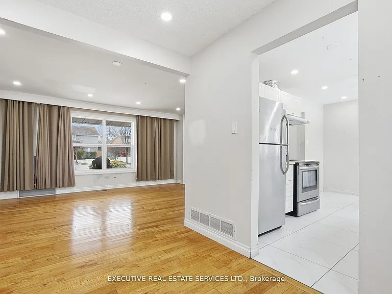 69 Lorraine Cres — Photo 22