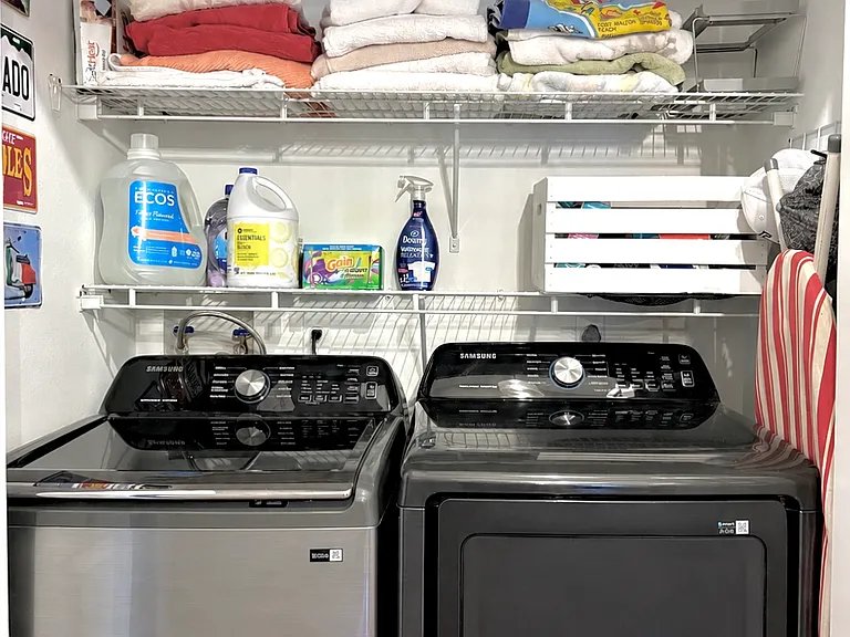 Washer & Dryer Included in-unit