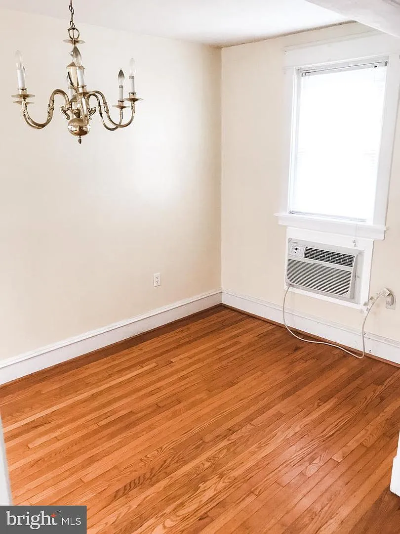 Building Photo - 1122 N Clayton St #2