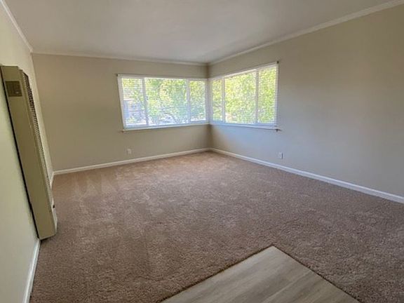 4th image of 210 Rushmore Ln APT 4