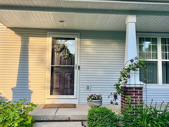 5th image of 1505 Dayflower Dr