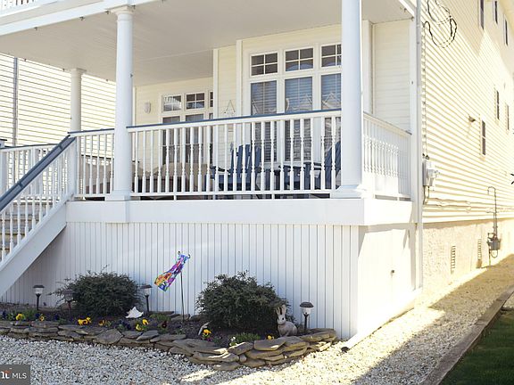 4th image of 1421 Asbury Ave APT 1