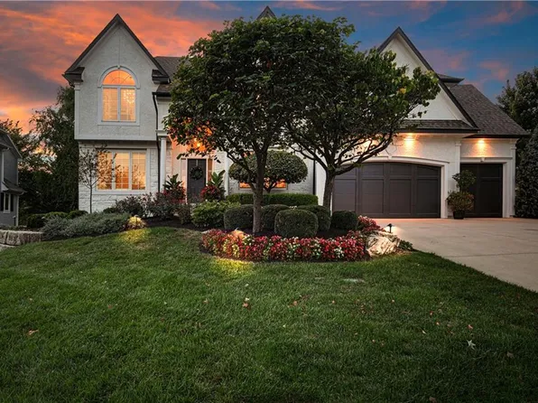 14816 Fairway Ct, Leawood, KS 66224