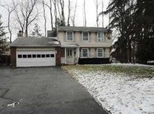 121 Kirklees Rd, Pittsford, NY 14534