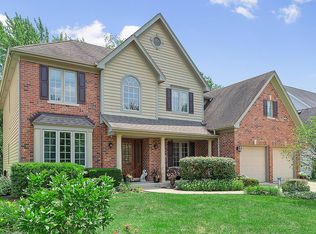 521 S Oak Ave, Westmont, IL