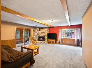 215 S Pine Cir, Whitewater, WI 53190